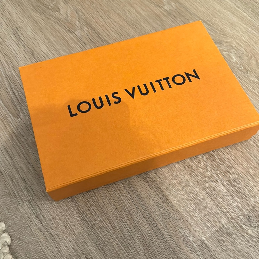 Louis Vitton box